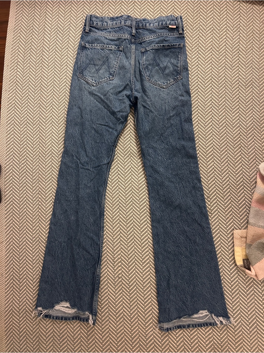 MOTHER The Chomp Heel Chew Jeans